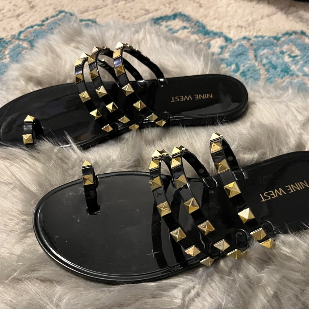 Nine West Cartee Gold Studded Black Sandals Size 7